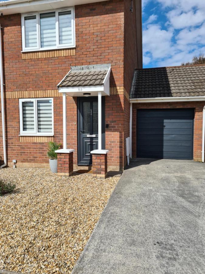 Stunning 2 Bed House Near Coastal Path/Lake/Beach Llanelli Exterior foto