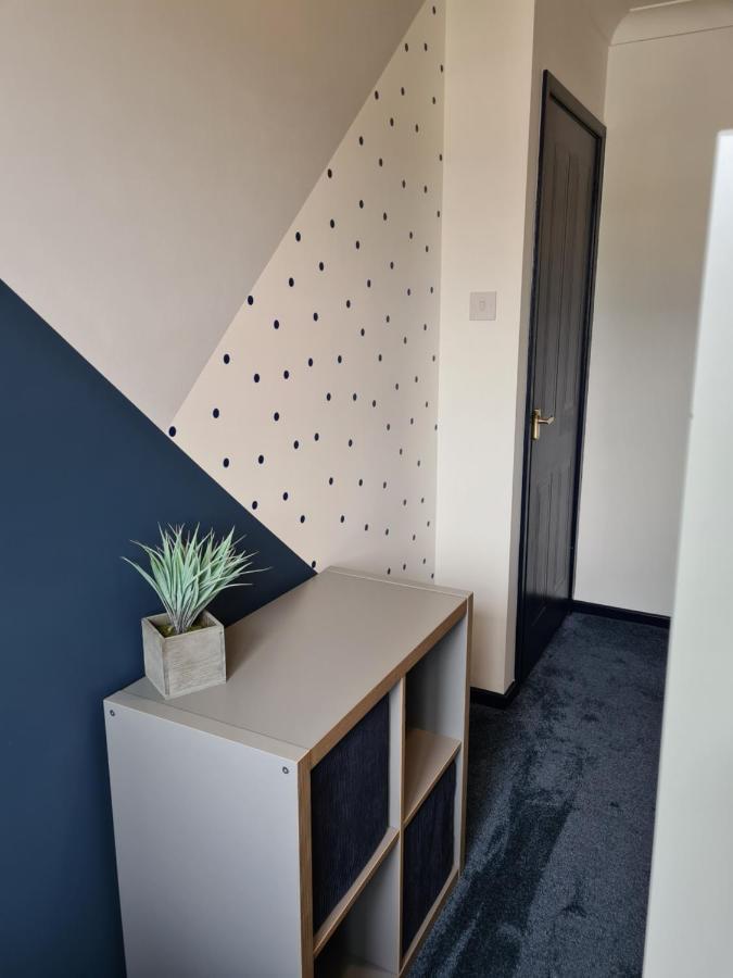 Stunning 2 Bed House Near Coastal Path/Lake/Beach Llanelli Exterior foto